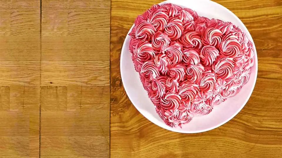 Jak zrobić tort w kształcie serca?